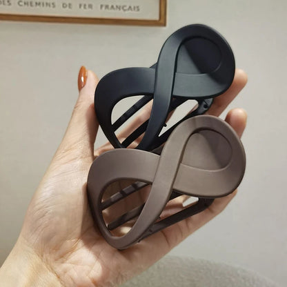 Infinity 8-Shape Hair Claw Clip – Elegant Minimalist Updo Holder for Women
