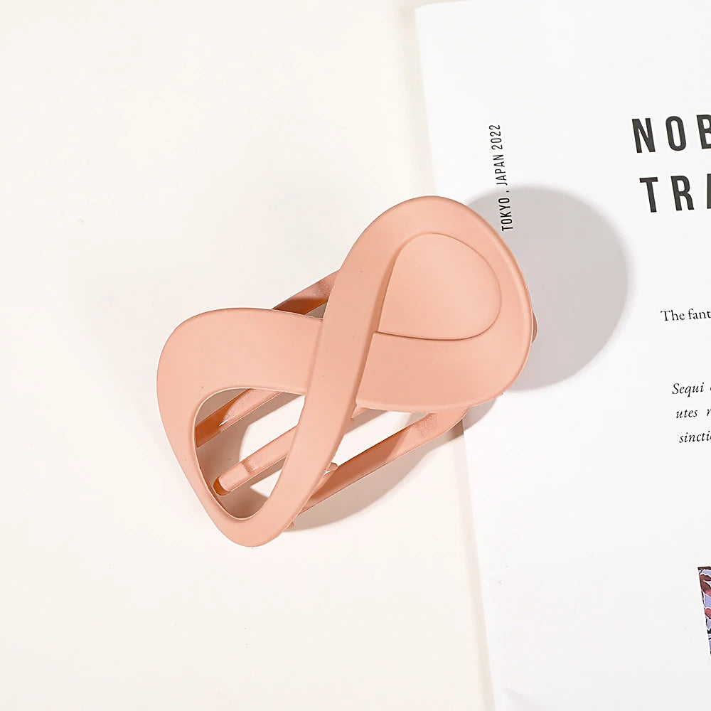 Infinity 8-Shape Hair Claw Clip – Elegant Minimalist Updo Holder for Women