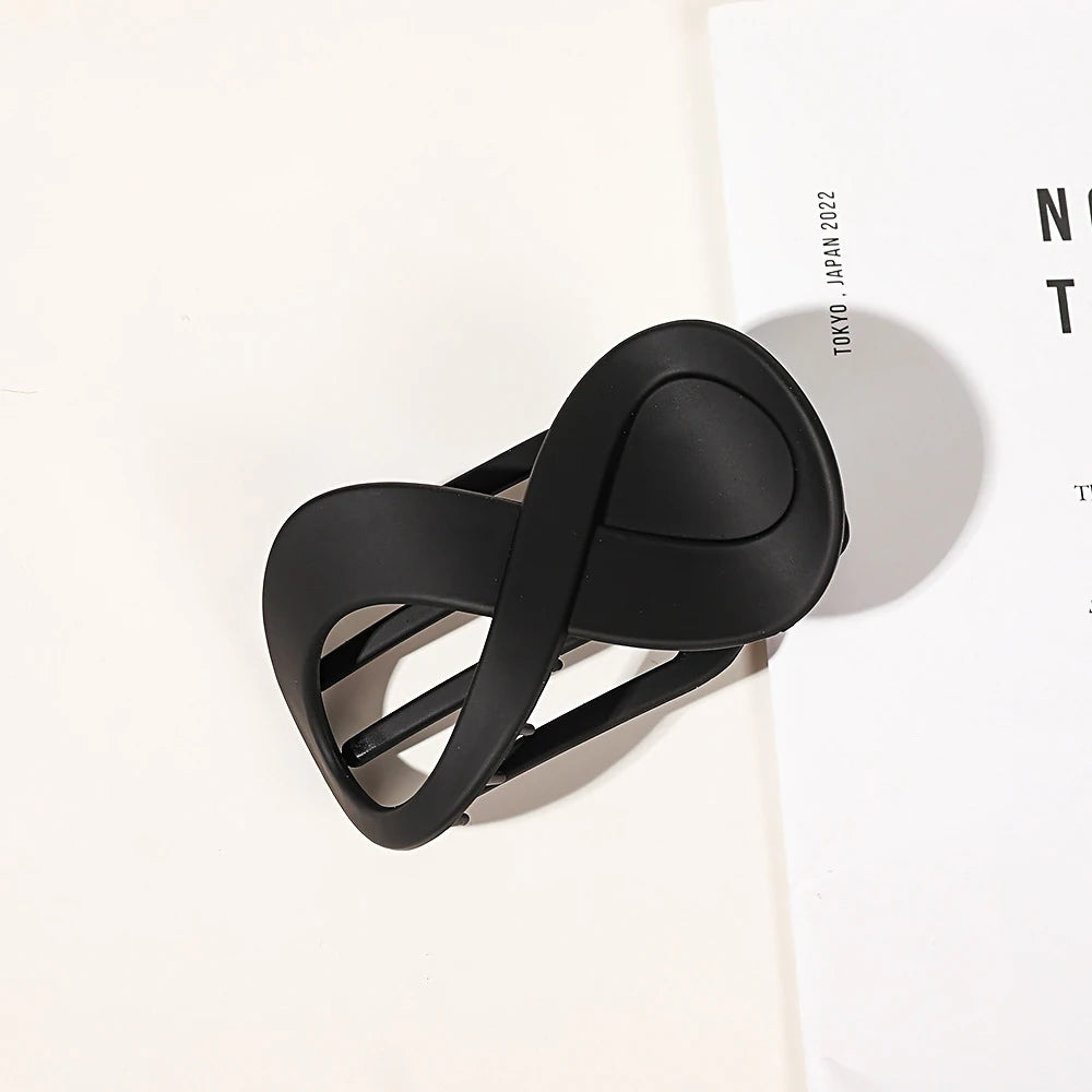Infinity 8-Shape Hair Claw Clip – Elegant Minimalist Updo Holder for Women