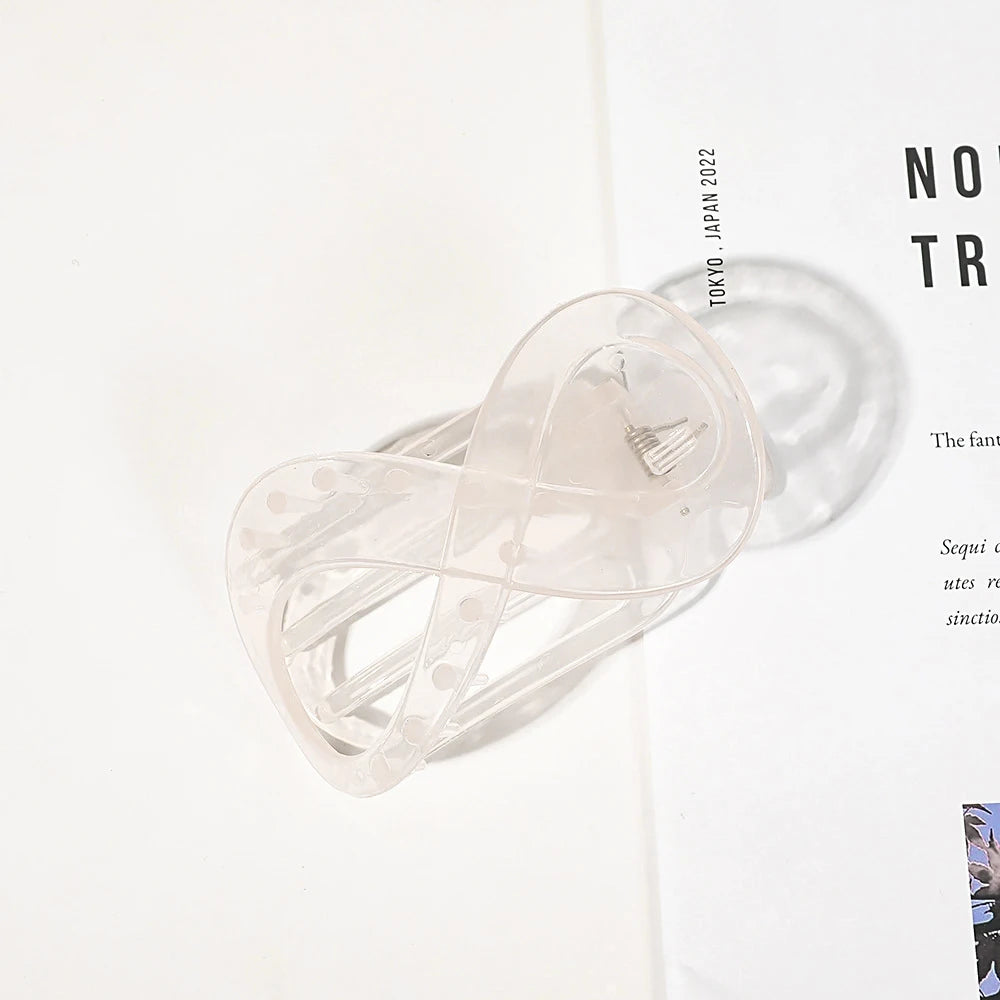 Infinity 8-Shape Hair Claw Clip – Elegant Minimalist Updo Holder for Women